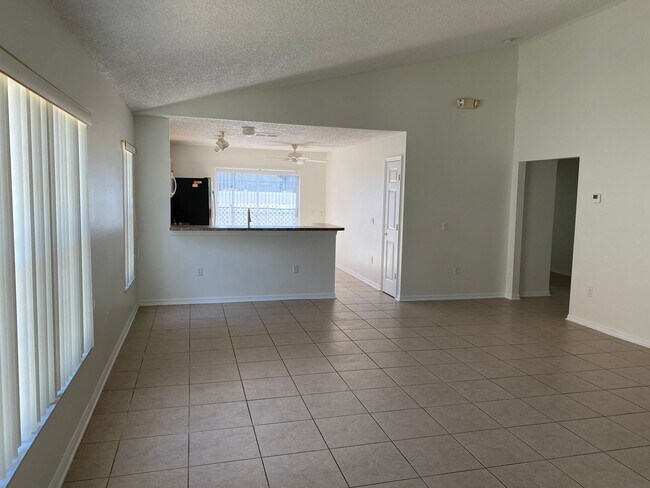 Building Photo - 4 Bedroom Pool Home in Davenport, FL