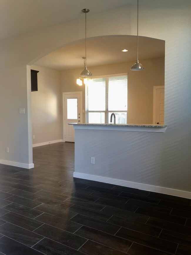 Building Photo - LUXURY 2 STORY DUPLEX LOCATED IN MIDLOTHIAN, TEXAS!