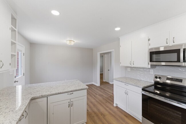 Building Photo - COMING SOON! Space, Comfort & Convenience – 3BR Home Near I-85 & Crowders Mountain