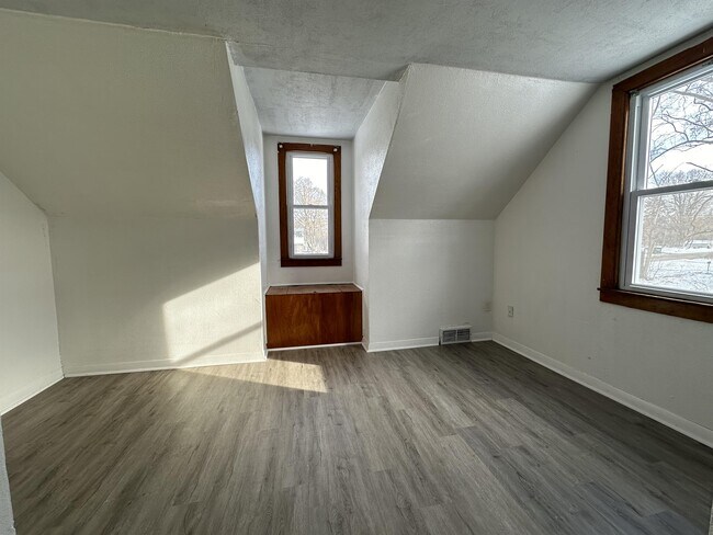 Building Photo - 209 Lincoln Park Blvd