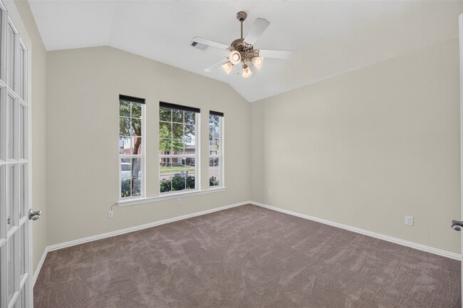 Building Photo - 24715 Hikers Bend Dr