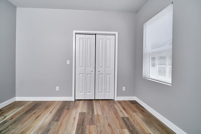 Building Photo - 415 Dequincy St