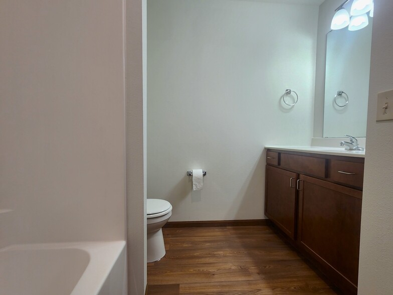 Bathroom (1BR) - Cedar Pointe Estates Apartments