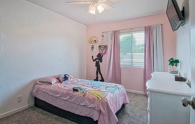 Building Photo - 369 Meadow Ct