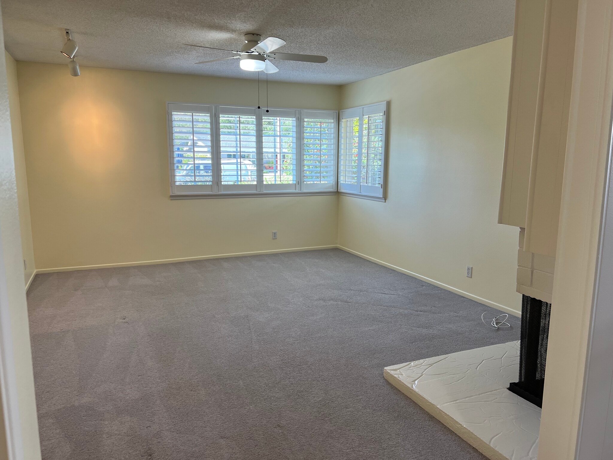 Building Photo - 7548 Newport Dr