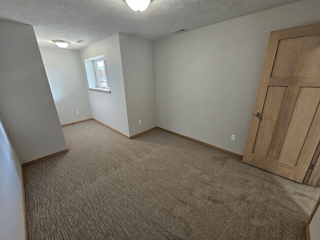 Building Photo - Tunis Drive Townhomes