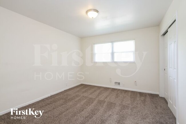 Building Photo - 5318 Glencairn Ln