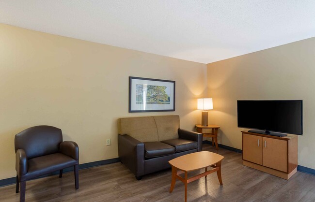 Building Photo - Furnished Studio-Philadelphia - Airport - ...