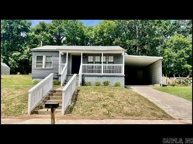 Primary Photo - 818 Poplar Dr