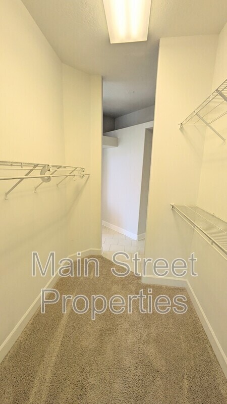 Building Photo - 2083 Downing Dr