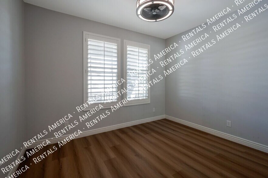 Building Photo - 10047 E Wavelength Ave