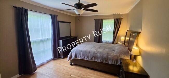 Building Photo - 3229 Westonia Dr