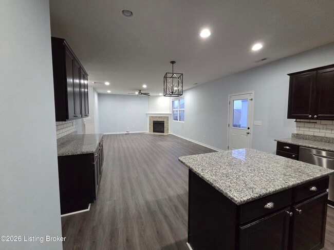 Building Photo - 272 St Regis Dr