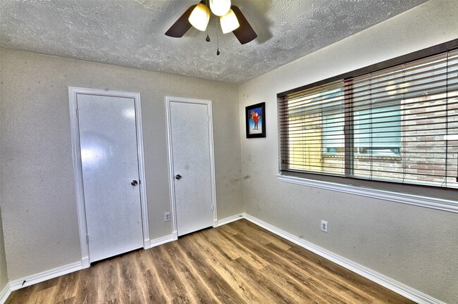 Building Photo - 16715 Maplemont Dr