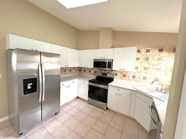 Building Photo - 104 Raemoor Dr