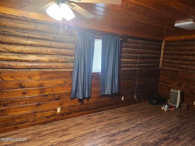 Building Photo - 880 Truckee Ln