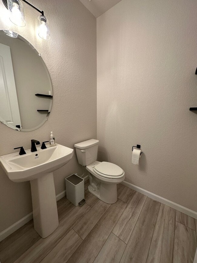 Building Photo - ---UPGRADED HOUSE---Single family house in...