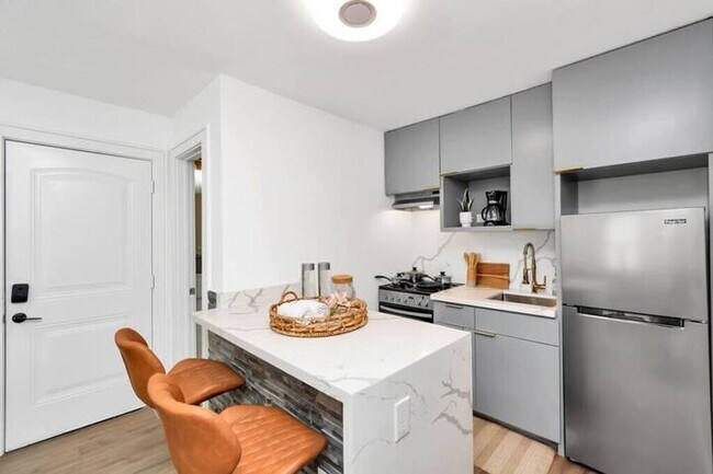 Building Photo - 2620 Arbor St