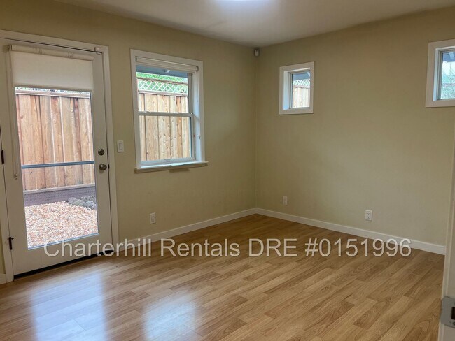 Building Photo - Beautiful granny unit in the Bennett Valle...