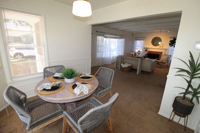 Building Photo - Charming Midtown Ventura Home- 3 Bedroom + 1.75 Bath