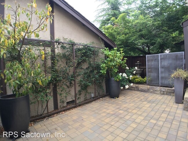 Building Photo - 2 br, 2.5 bath House - 2507 Exeter Square ...