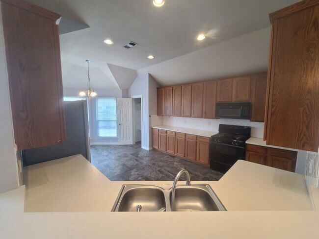 Building Photo - Rowlett Home in Great Location w/ Community Park, Pools, & Playground. Includes All Appliances!