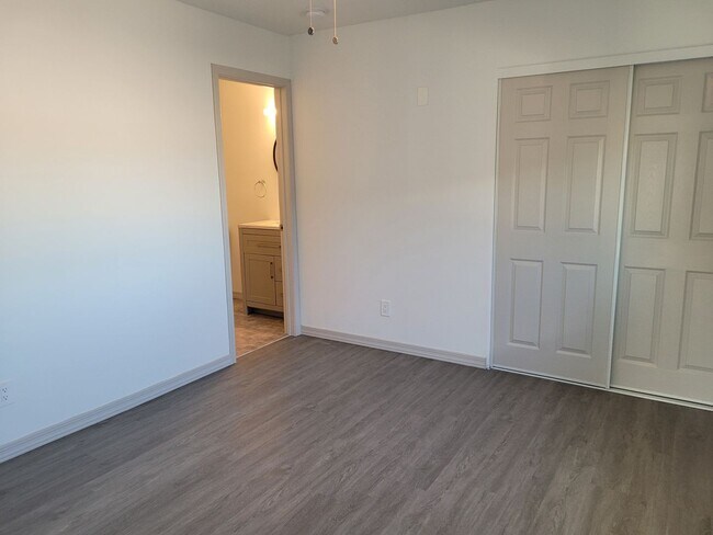 Building Photo - Brand New Construction Duplex