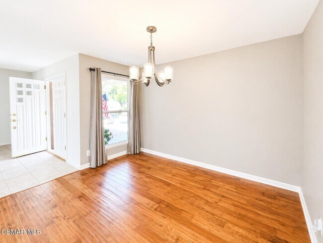 Building Photo - 3271 Rosehill Cir