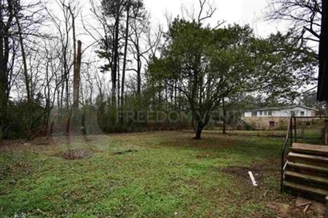 Building Photo - Charming 3BR/2BA Brick Home with Fenced Yard