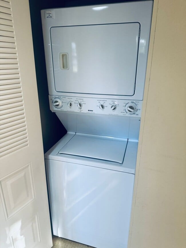 Building Photo - 2BR/2BA CONDO IN PALM BAY