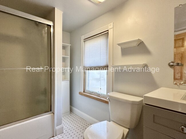 Building Photo - Charming Royal Oak Rental – Modern Comfort...