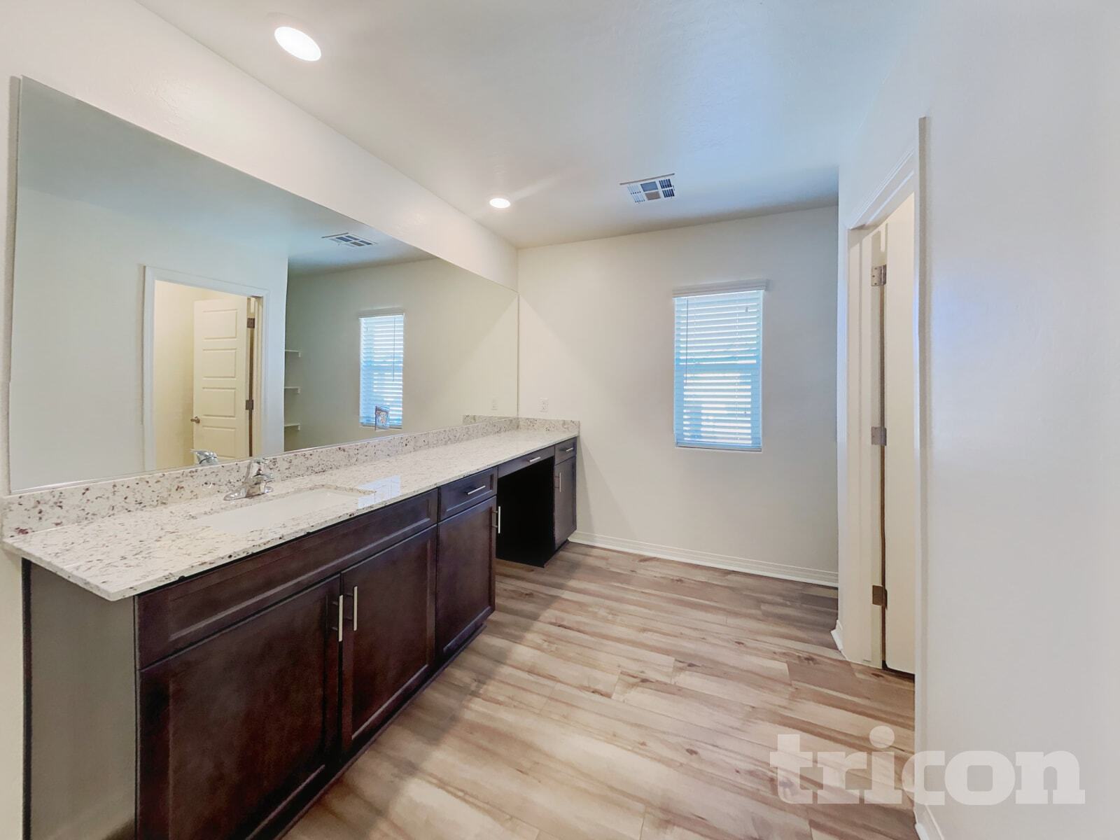 Building Photo - 4944 Amberlyn St