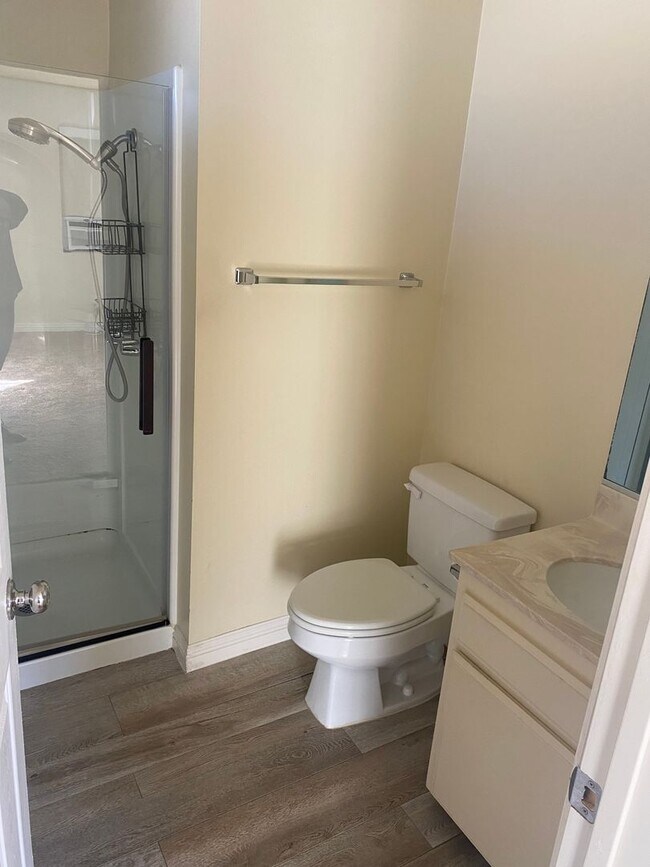 Building Photo - 4401