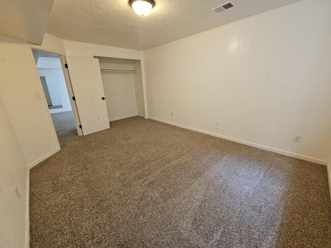 Building Photo - 5110 W 6th Street Rd