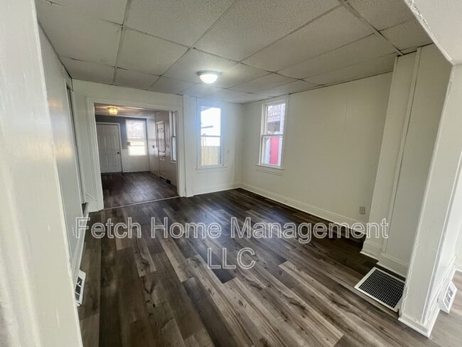 Building Photo - 113 Arch St