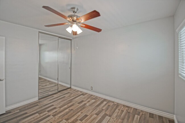 Building Photo - 330 Bungalow Dr