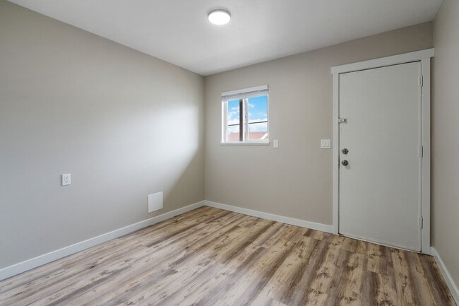 Building Photo - 2BR with dishwasher, on site laundry!