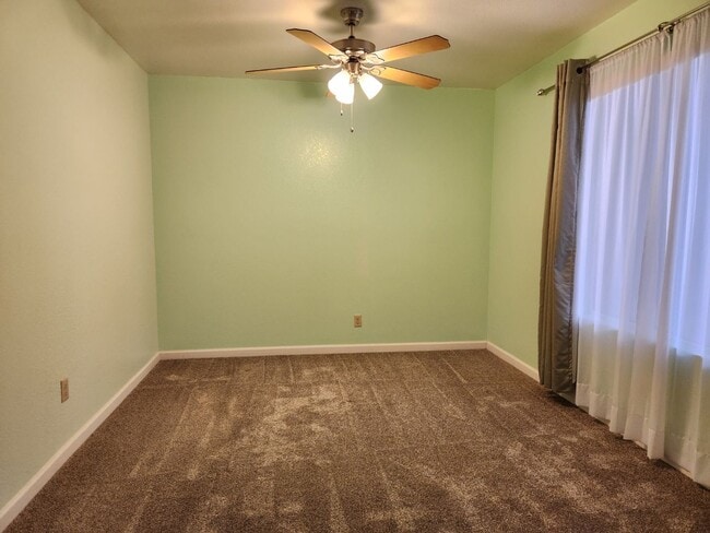 Building Photo - 2060 Mesquite Ln
