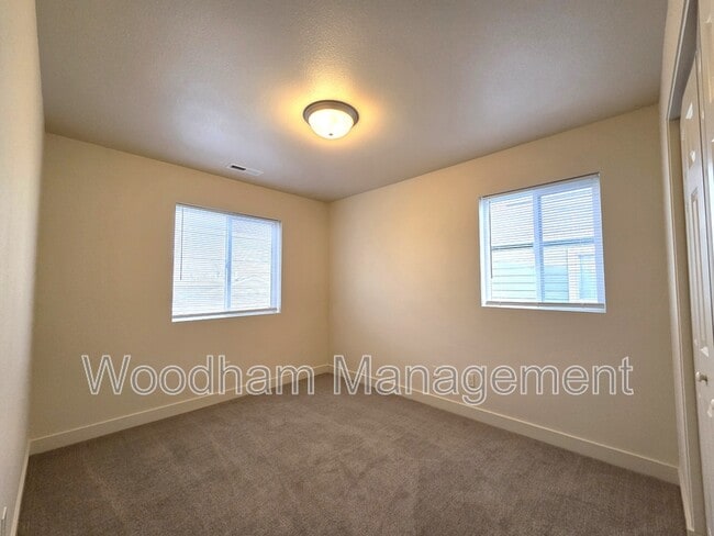 Building Photo - 1759 W Kagy Blvd