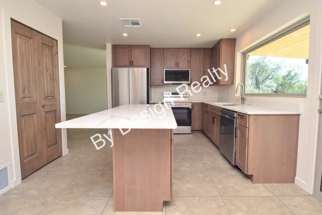 Building Photo - Modern Foothills Retreat with Stunning Mountain Views