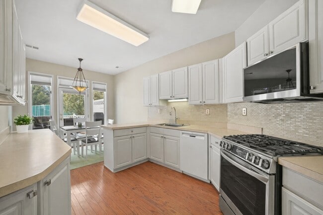 Building Photo - 601 Timberbrooke Dr