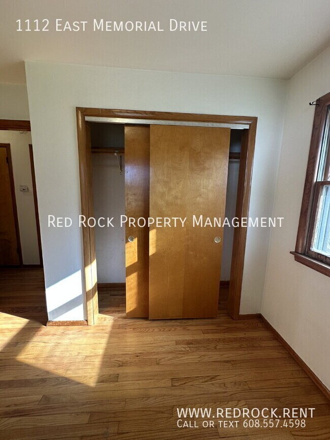 Building Photo - 1112 E Memorial Dr