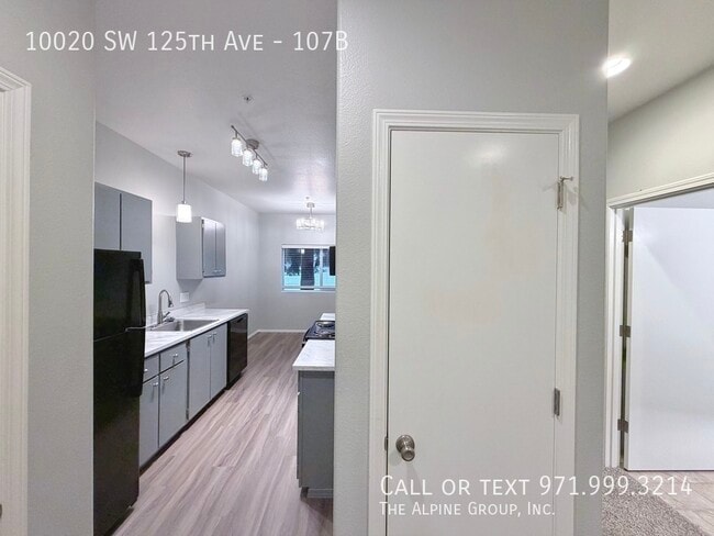 Building Photo - 10020 SW 125th Ave