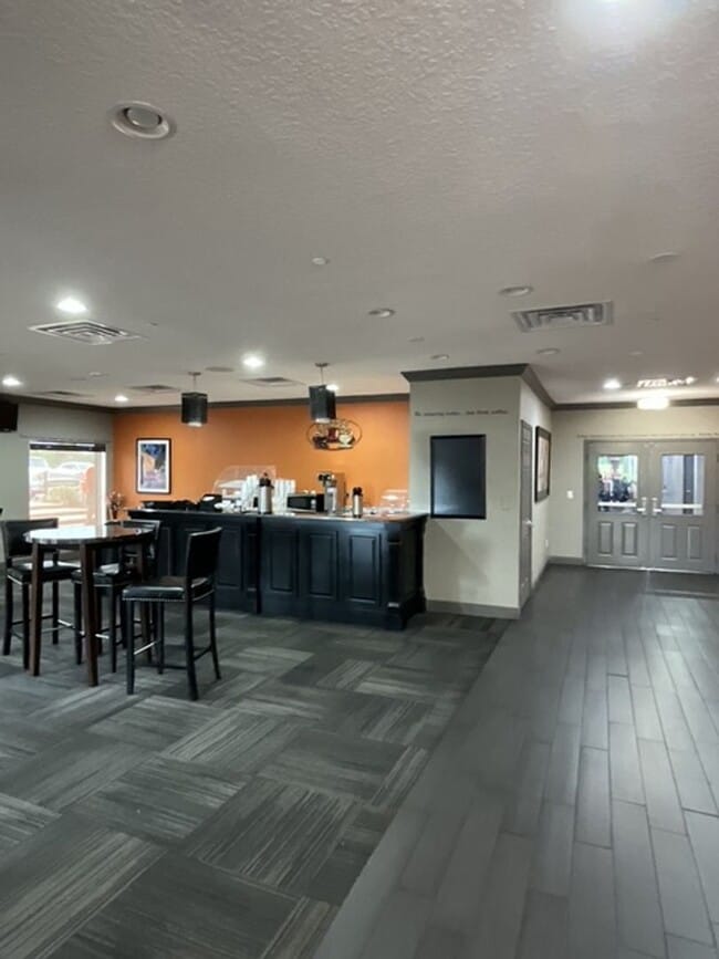 Building Photo - Great Location, 2 Bedroom W/ Access Citrus...