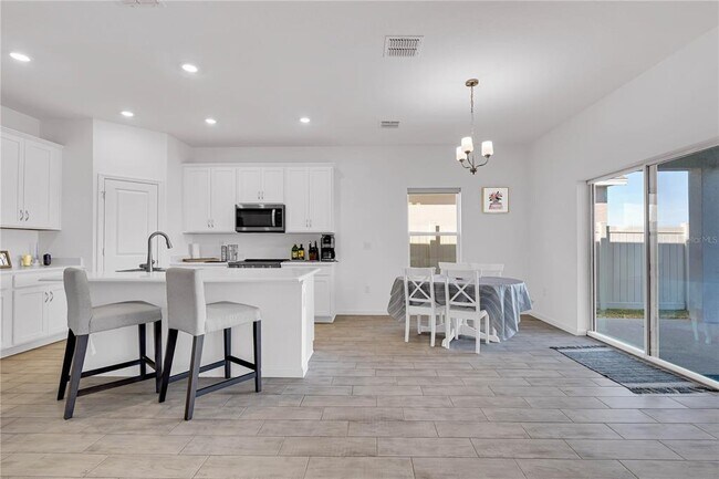 Building Photo - 5920 Catamaran Ave