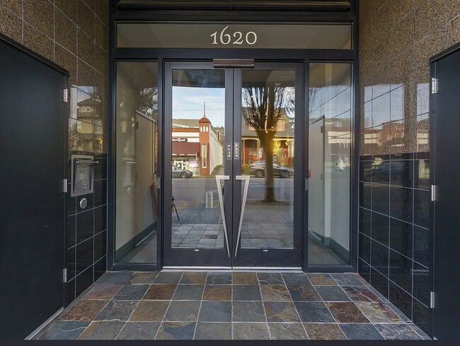 Building Entrance - 1620 NE Broadway St