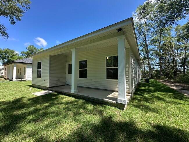 Building Photo - 1332 Jackson St