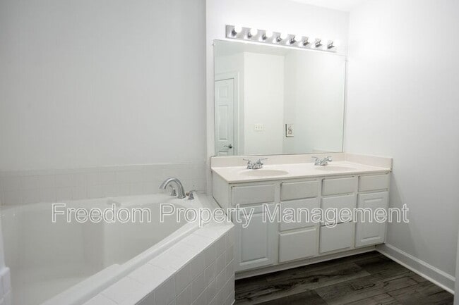 Building Photo - 8150 Rainwater Cir