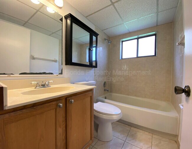 Building Photo - 2713 Oak Park Way