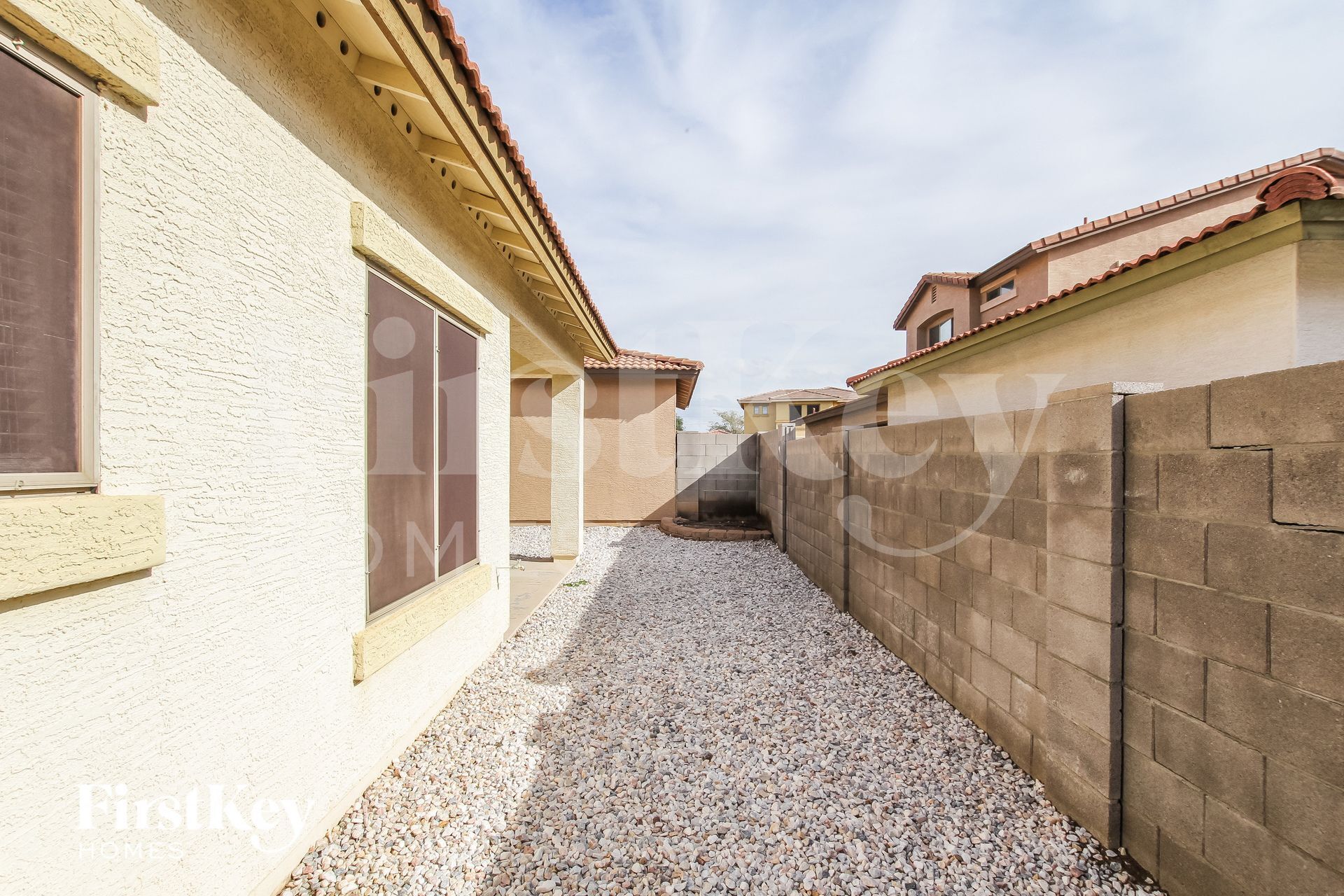 Building Photo - 5157 W Laurel Ave